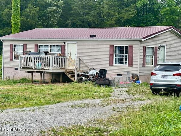 122 Wellington St, Harrogate, TN 37752