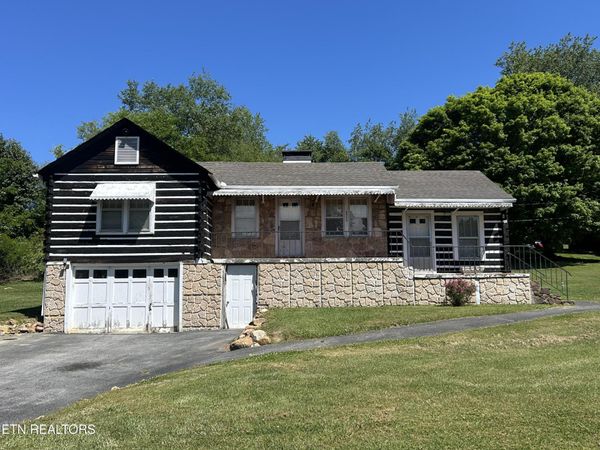 4533 Wildwood Springs Rd, Maryville, TN 37804