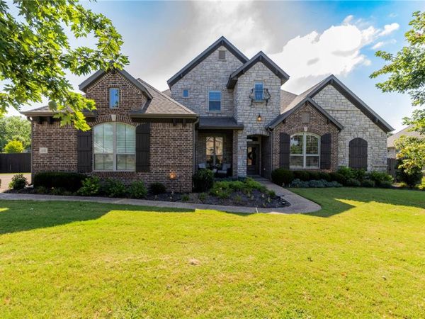 3152 N Warbler Drive , Fayetteville, AR 72704