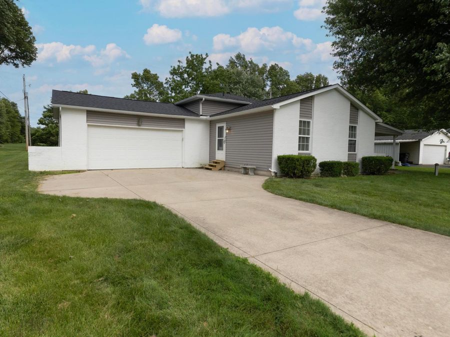 56 Arbor Lane SW, Pataskala, OH 43062 Photo 1