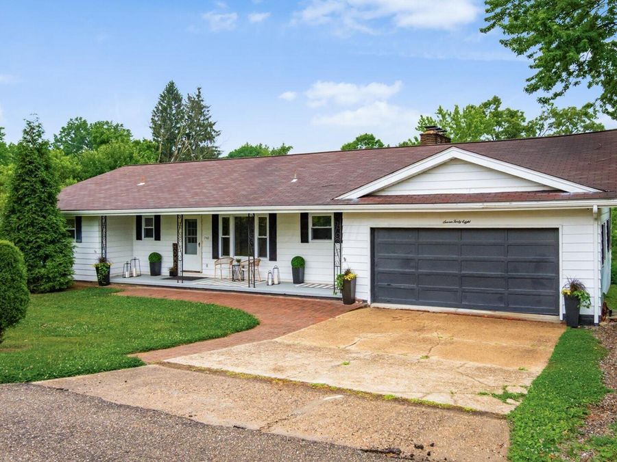 748 Ridgewood Drive , Coshocton, OH 43812 Photo 1