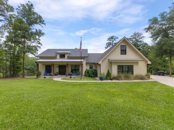 1222 Crestwood Dr., Hattiesburg, MS 39402