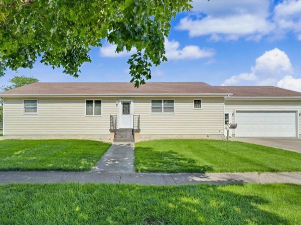 120 N Melvin Street , Gibson City, IL 60936
