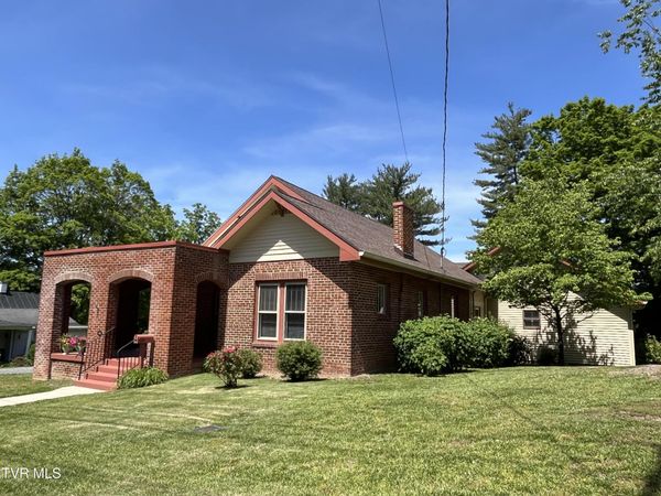 504 West Main Street, Jonesborough, TN 37659