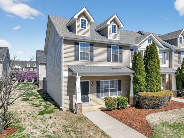 416 Kubota Dr , Murfreesboro, TN 37128