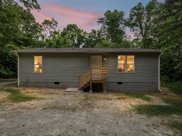 25 Stirling Rd , Camden, TN 38320