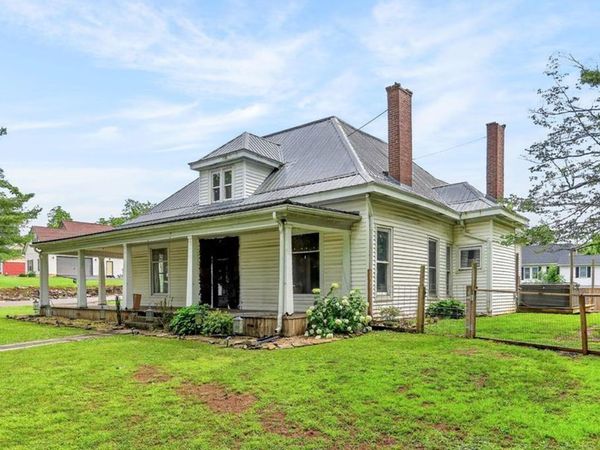 315 Gaines St , Sparta, TN 38583