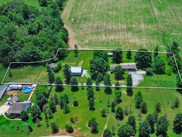 200 Acorn Hill Dr , Sparta, TN 38583