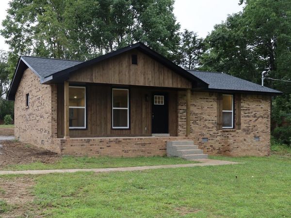 7110 Robinson Dr , Fairview, TN 37062