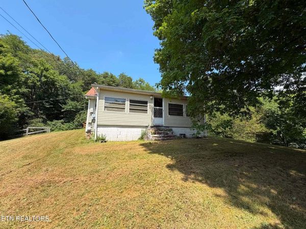 1218 Breazeale Rd , Lenoir City, TN 37771