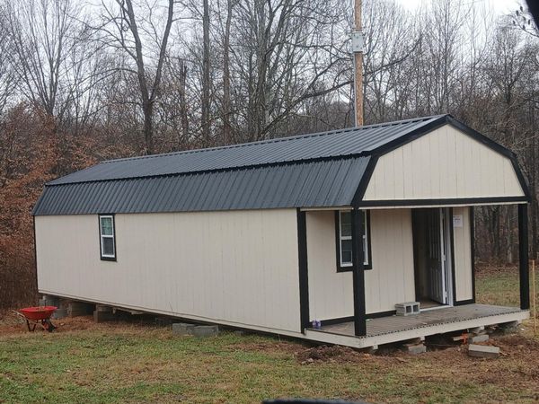 99 N College St , Red Boiling Springs, TN 37150