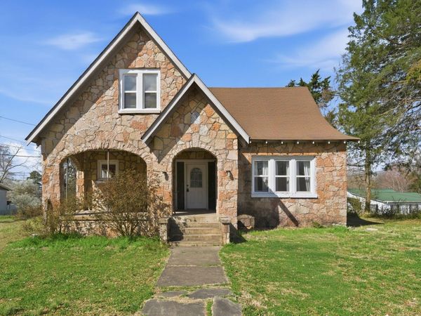 115 Florida Ave N, Parsons, TN 38363