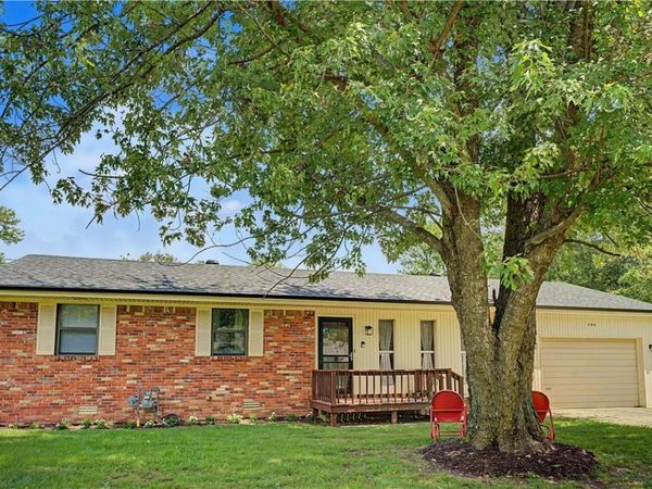 706 Lake Sequoyah Drive , Fayetteville, AR 72701