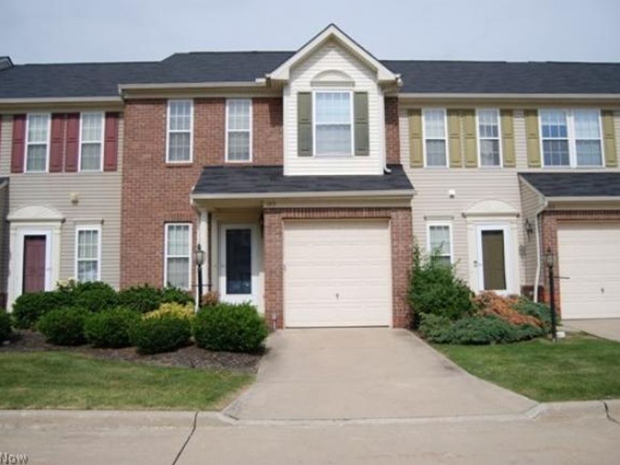 105 Limestone Court , Berea, OH 44017 Photo 1