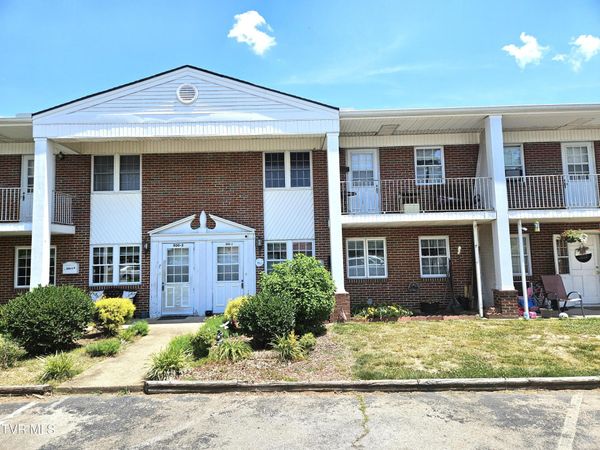 800 Locust Street, Unit 3, Rogersville, TN 37857