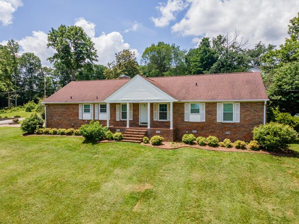 1301 White Dr , Lewisburg, TN 37091