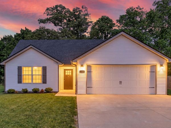 1489 Fredrick Dr , Clarksville, TN 37042