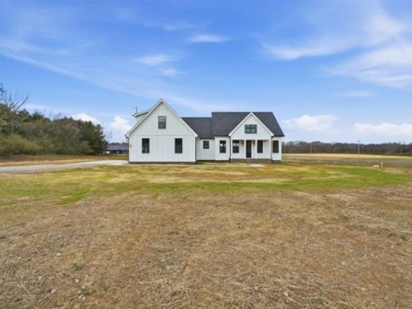 130 Roddy Road , Shelbyville, TN 37160