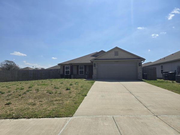 1061 Bunting E , Fayetteville, AR 72701