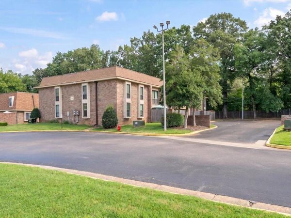 6633 S POPLAR WOODS CIR, Unit 4, Germantown, TN 38138