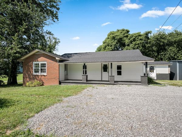 738 Old McMinnville Hwy , Woodbury, TN 37190