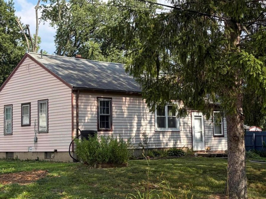 908 Romulus Street , Baltimore, OH 43105 Photo 1