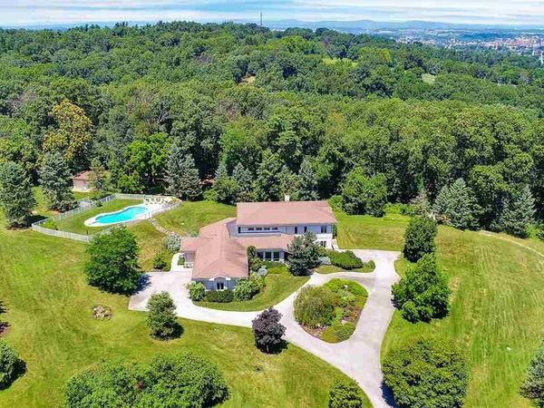 1660 STARCROSS ROAD, YORK, PA 17403