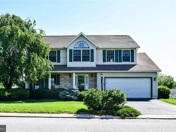 219 E SCARBOROUGH FARE, STEWARTSTOWN, PA 17363