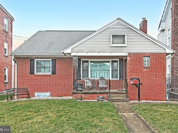 45 E HOWARD STREET, DALLASTOWN, PA 17313
