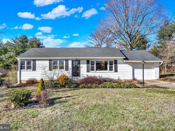 27 FULTON AVENUE, STEWARTSTOWN, PA 17363