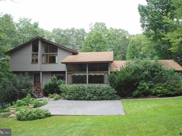 410 SHADY DELL ROAD, YORK, PA 17403