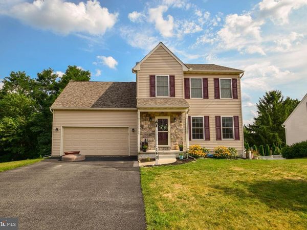 140 BRYN WAY, MOUNT WOLF, PA 17347