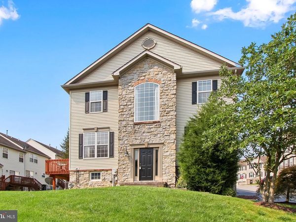 2712 STEEPLE CHASE, YORK, PA 17402