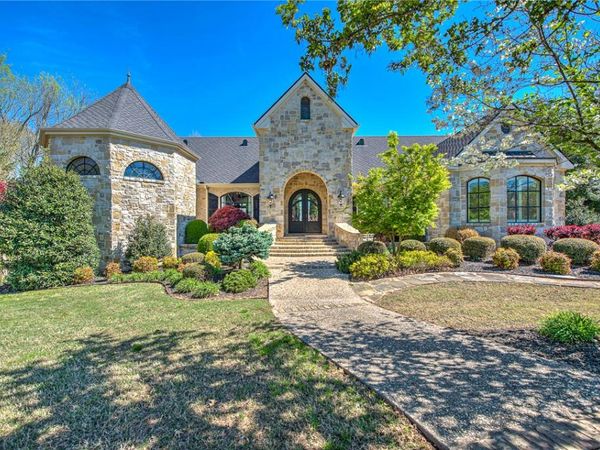900 Beau Chalet Drive , Bentonville, AR 72713