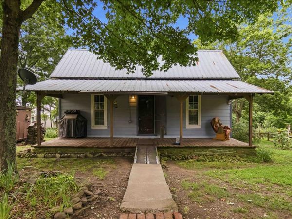 10193 E Devils Den Road , Winslow, AR 72959