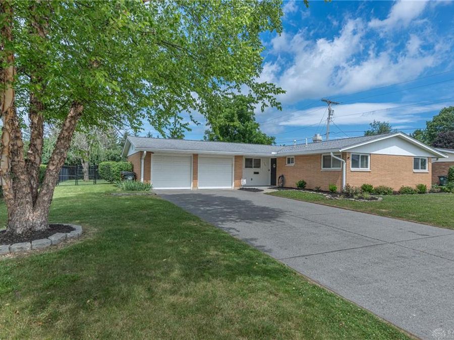 463 Young Drive, Fairborn, OH 45324 Photo 1