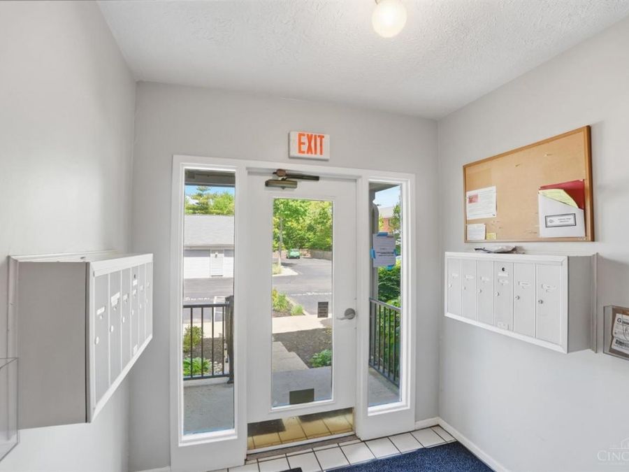 7372 Ridgepoint Drive, Unit 10, Anderson Township, OH 45230 Photo 5