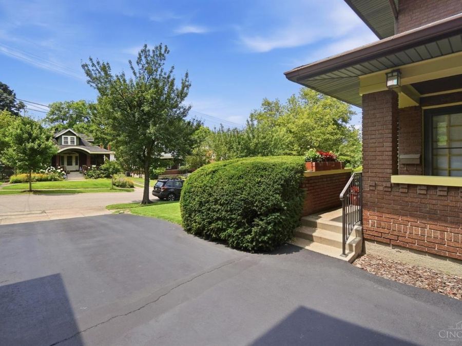 6124 Fairway Drive, Cincinnati, OH 45212 Photo 3