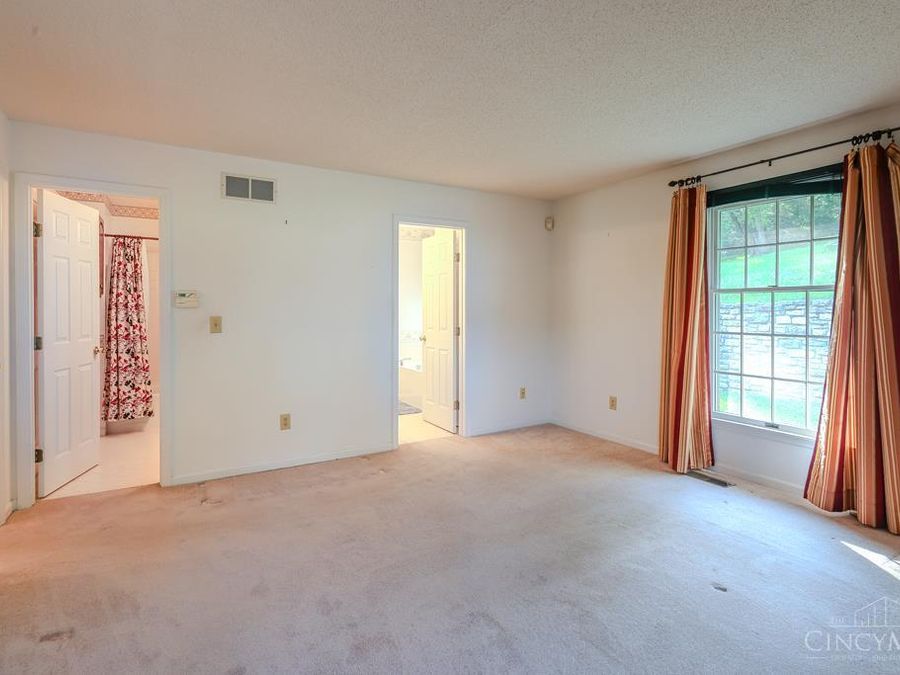 560 Leo Drive, Hamilton, OH 45013 Photo 14