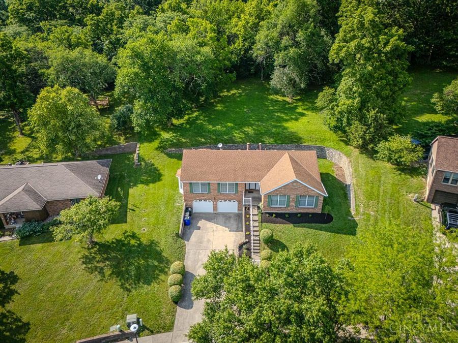 560 Leo Drive, Hamilton, OH 45013 Photo 2