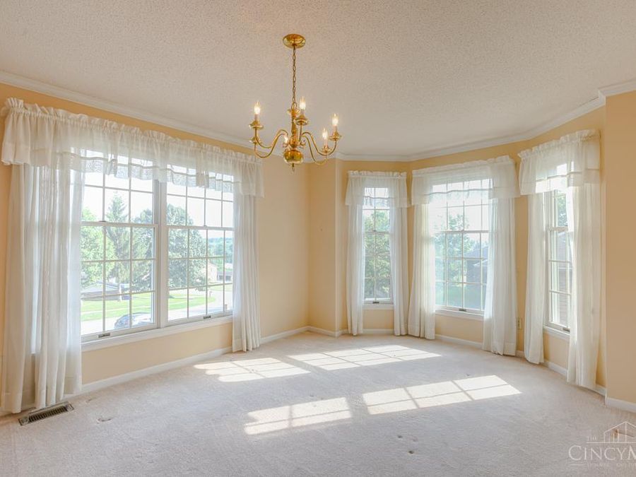 560 Leo Drive, Hamilton, OH 45013 Photo 6