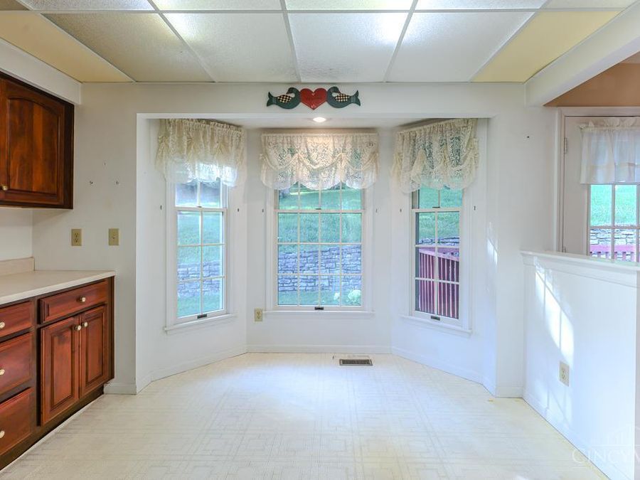 560 Leo Drive, Hamilton, OH 45013 Photo 9