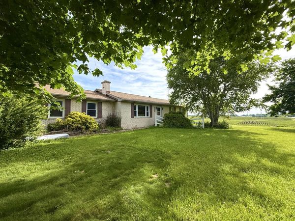 704 Carnahan Road , Compton, IL 61318