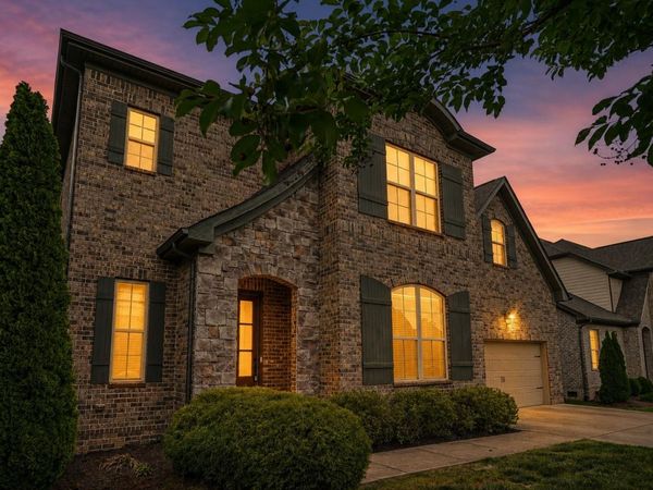 2504 Waldorf Ln , Thompsons Station, TN 37179