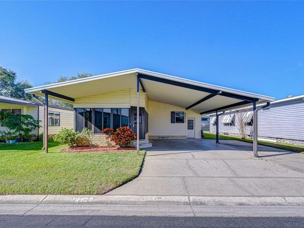 3111 HICKORY DRIVE , WESLEY CHAPEL, FL 33543