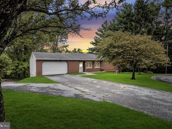 693 JULIE COURT, MECHANICSBURG, PA 17055