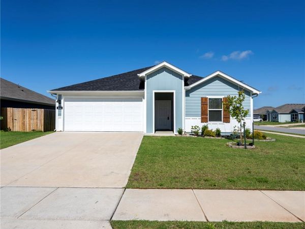 302 E Seville Street , Siloam Springs, AR 72761