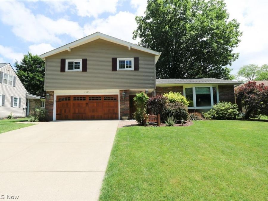 7329 Nethersole Drive , Middleburg Heights, OH 44130 Photo 1