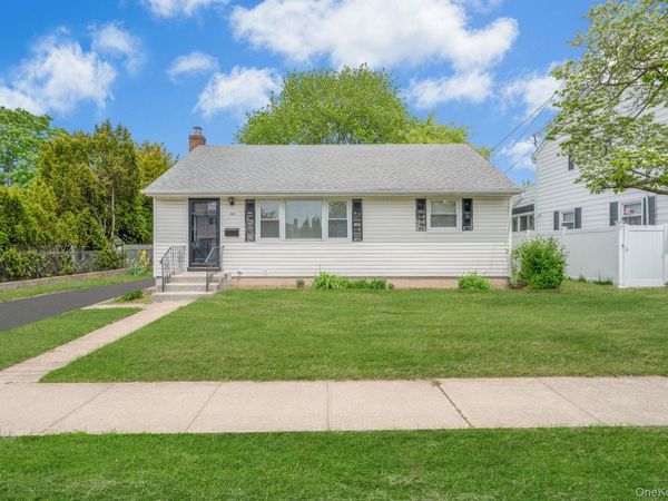 202 Nevada Street , Hicksville, NY 11801