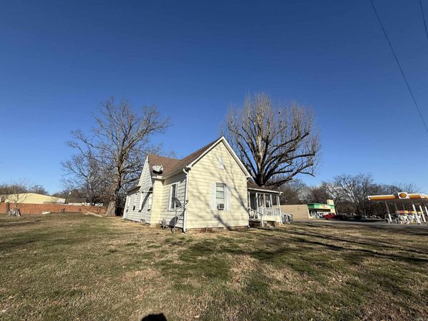 512 6th W , Newark, AR 72562